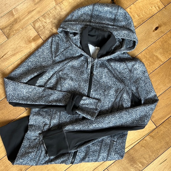 🖤Lululemon jacket🖤 - Picture 3 of 11